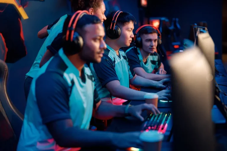 Sports and the Digital Transformation of Fan Culture Sports and the Digital Transformation of Fan Culture